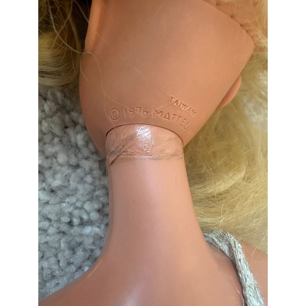 Vintage Barbie Glamorous Silver Jumpsuit Blonde 1976 Mattel 18"‎ Original Outfit - Picture 10 of 15